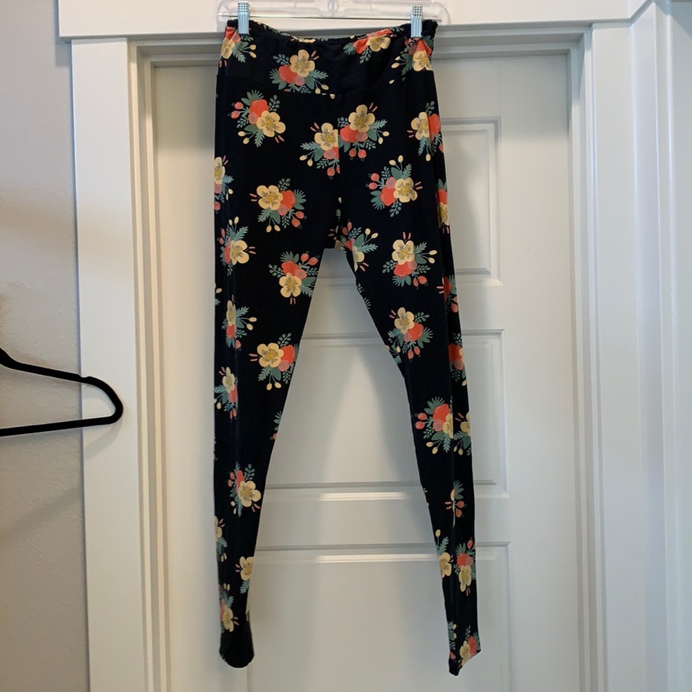 Lularoe tall and curvy leggings